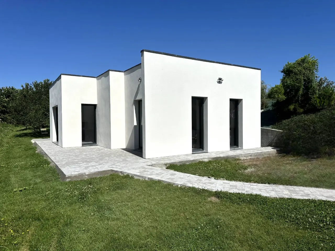 Bureau com and design